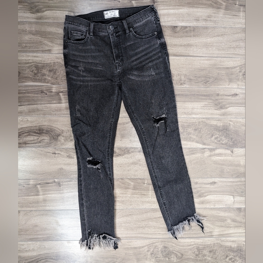 Free People Great Heights Frayed Skinny Black Ankle Jeans Size 27